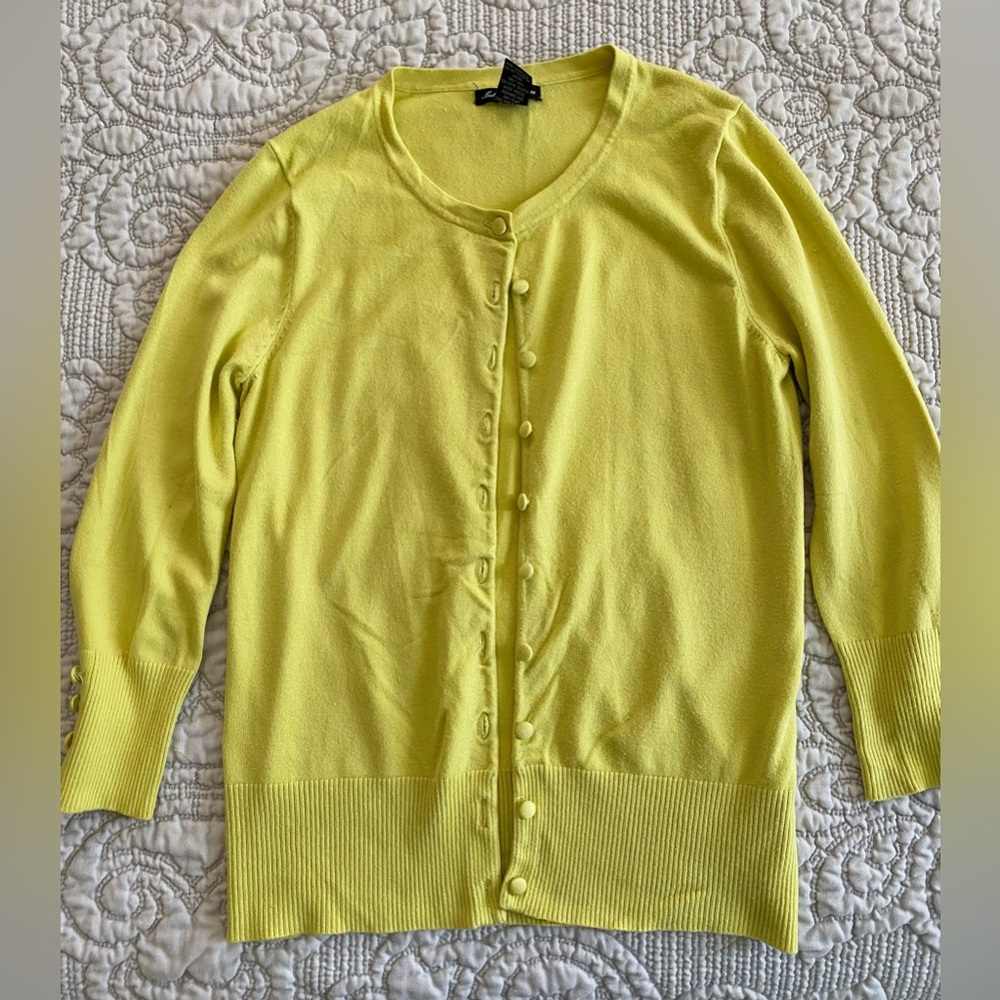 Women’s cardigan.